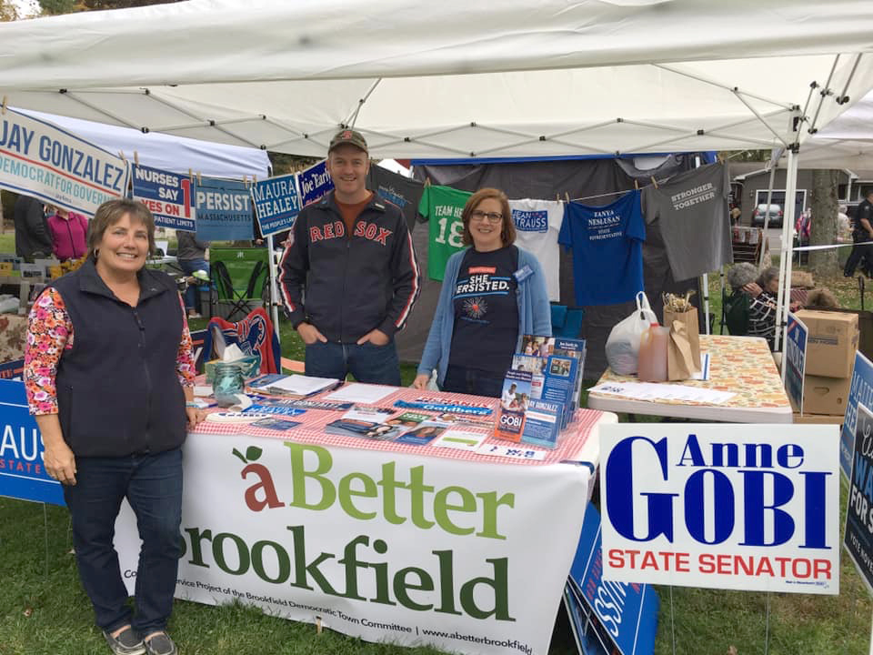 State Sen. Anne Gobi with Brookfield Democrats at a booth at the Apple Country Fair.